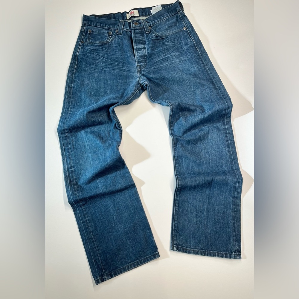 Levi's 501s Button Fly Men’s Relaxed Fit Blue Jeans 32